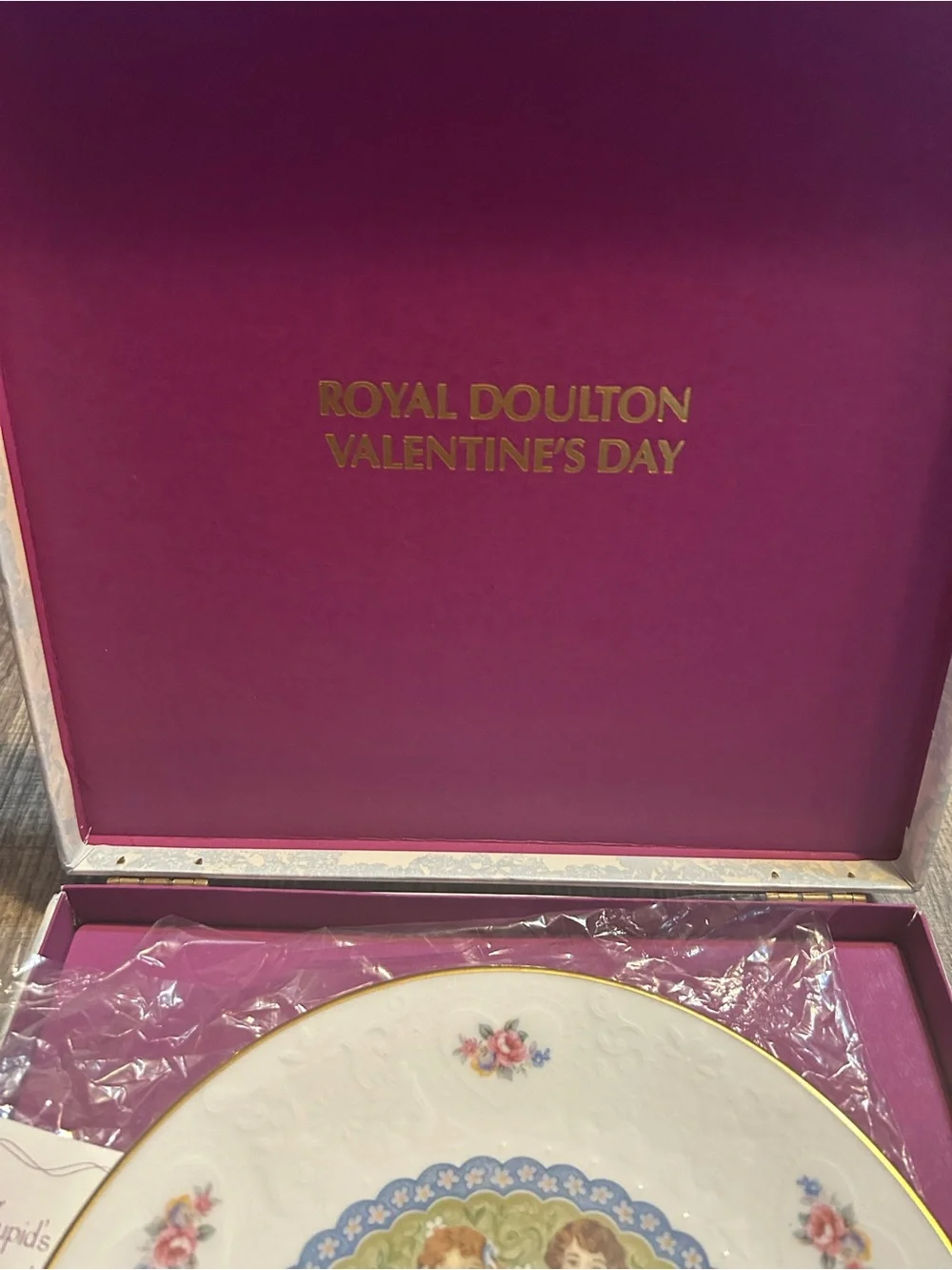 1976 Valentine's Day Royal Doulton Collector Plate with Original Box